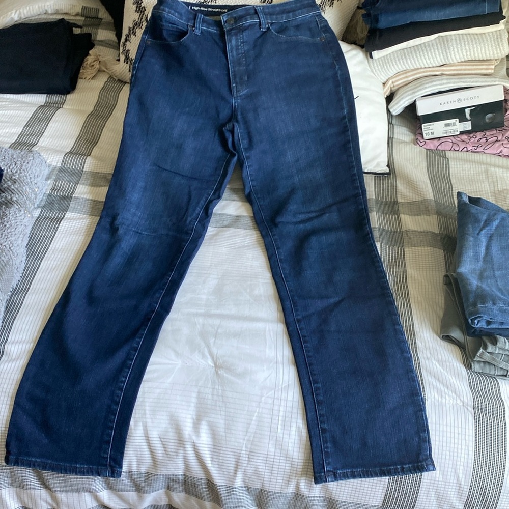 Talbots flawless size 6 high-rise, straight leg denim Jean